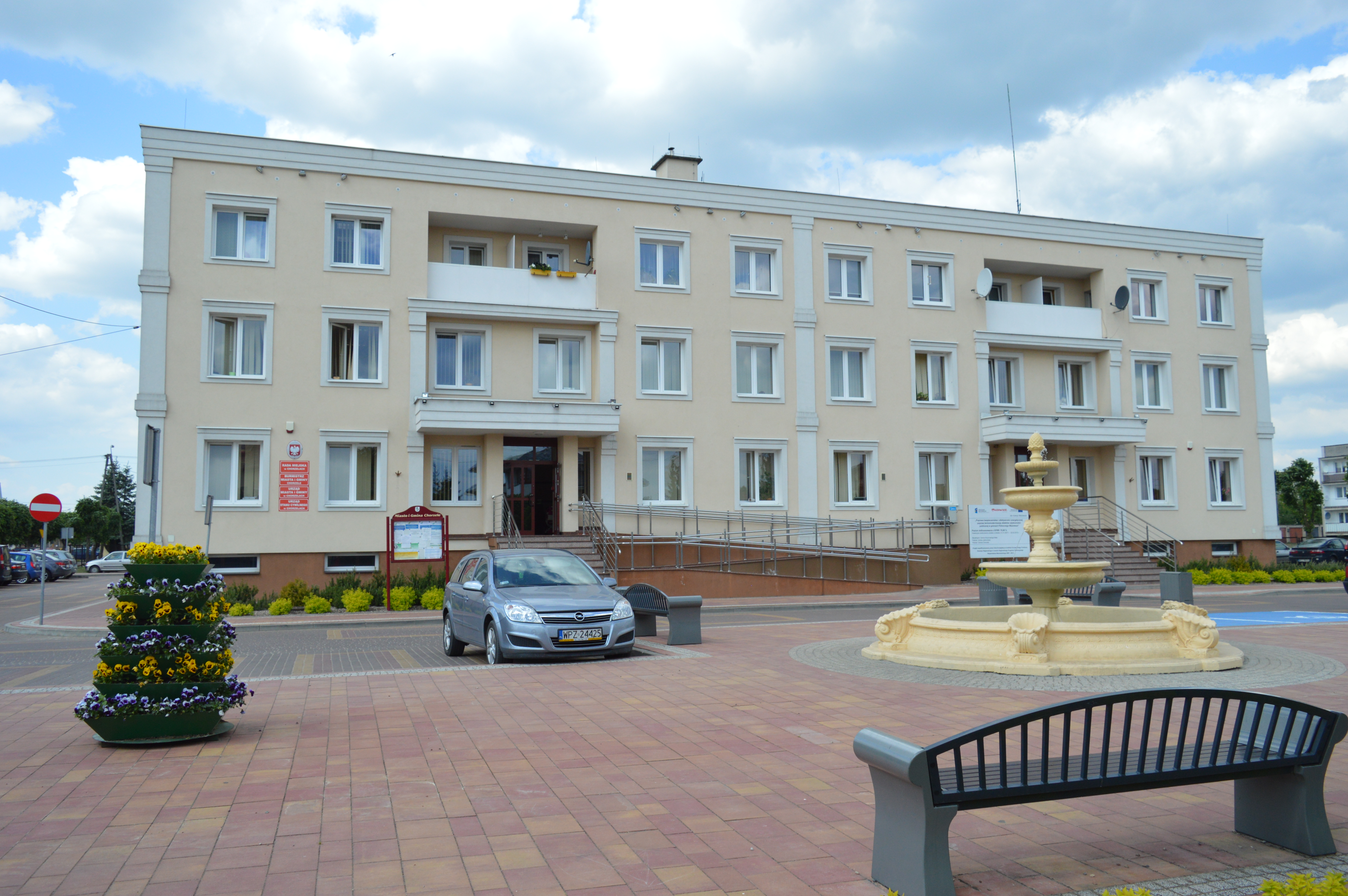 Zdjęcie przedstawia budynek Urzędu