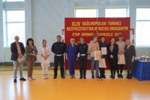 Laureaci Turnieju wraz z Organizatorami.