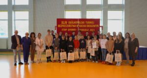 Laureaci Turnieju wraz z Organizatorami.