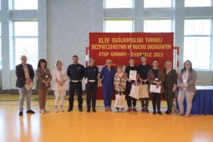 Laureaci Turnieju wraz z Organizatorami.